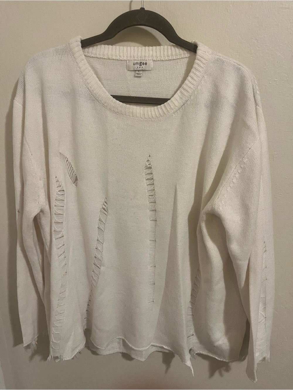 Umgee White Distressed Crewneck Sweater